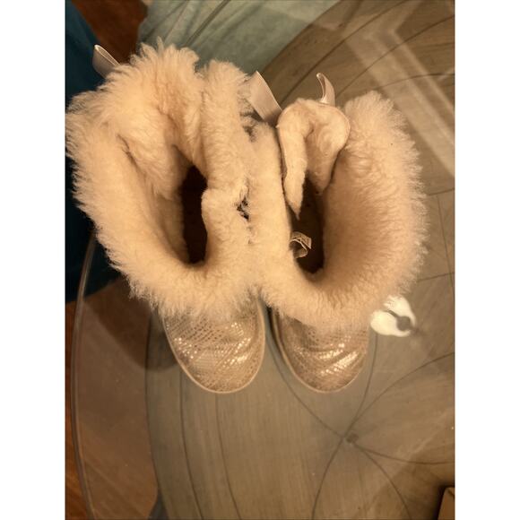 Ugg Bailey Bow Boots With BLING, Style 1004791, Size 3 Girls - Picture 7 of 7